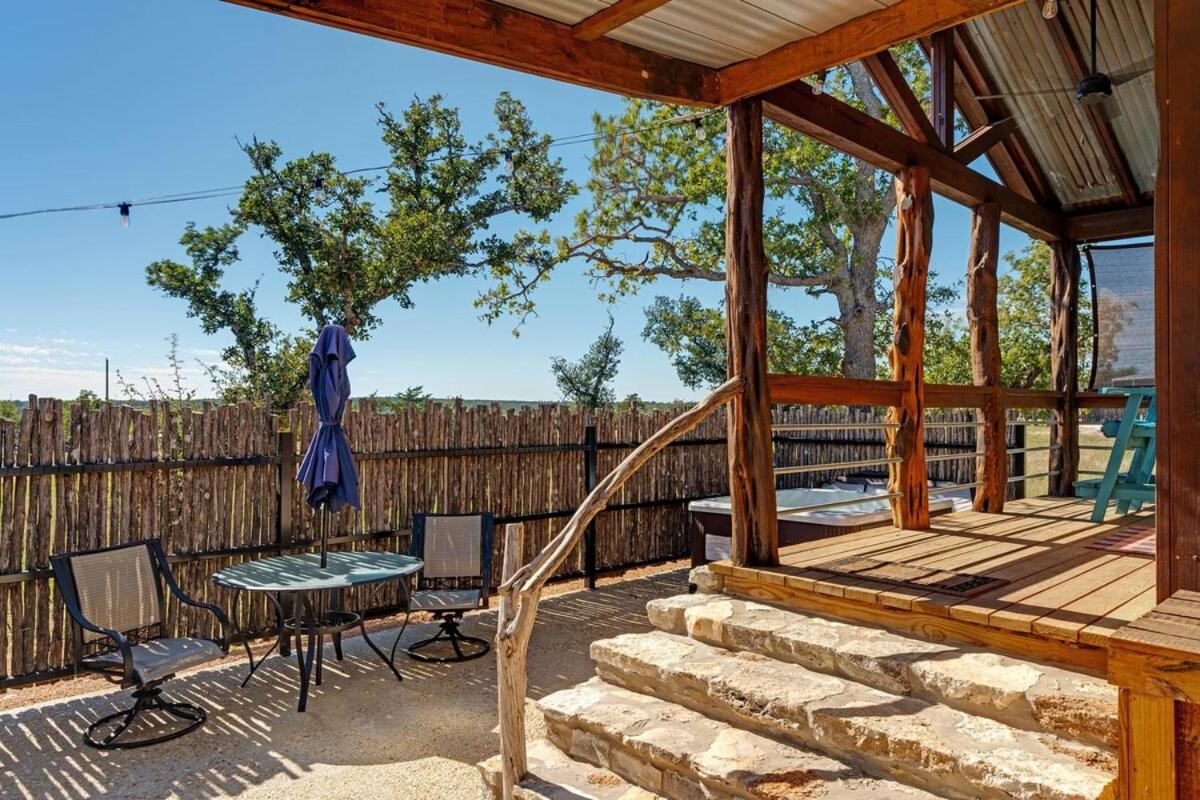 Rockin' R - Morning Star Cabin Фредериксберг Экстерьер фото