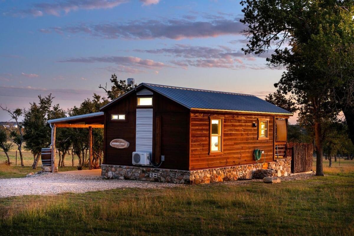 Rockin' R - Morning Star Cabin Фредериксберг Экстерьер фото