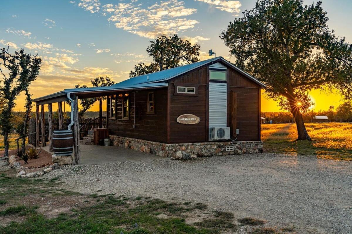 Rockin' R - Morning Star Cabin Фредериксберг Экстерьер фото