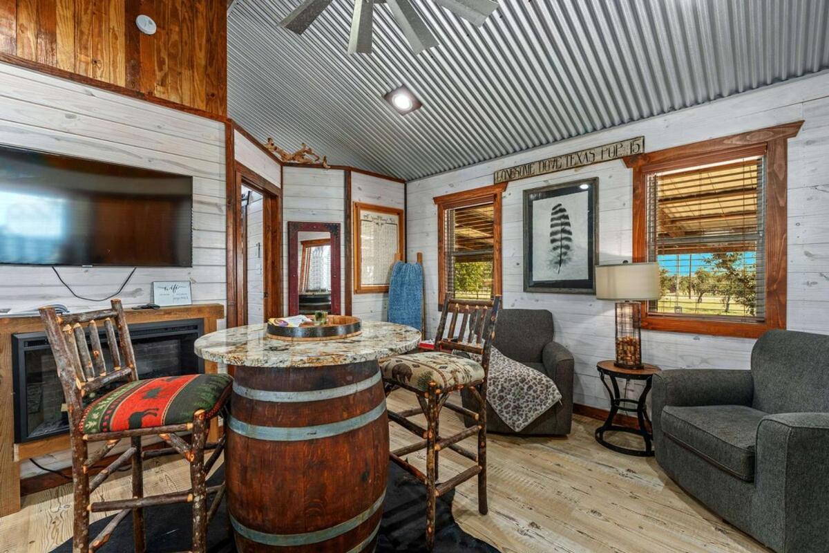 Rockin' R - Morning Star Cabin Фредериксберг Экстерьер фото